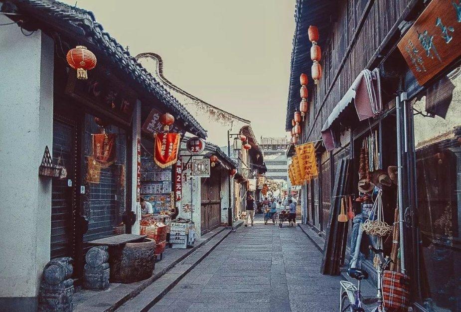 逃出林中村